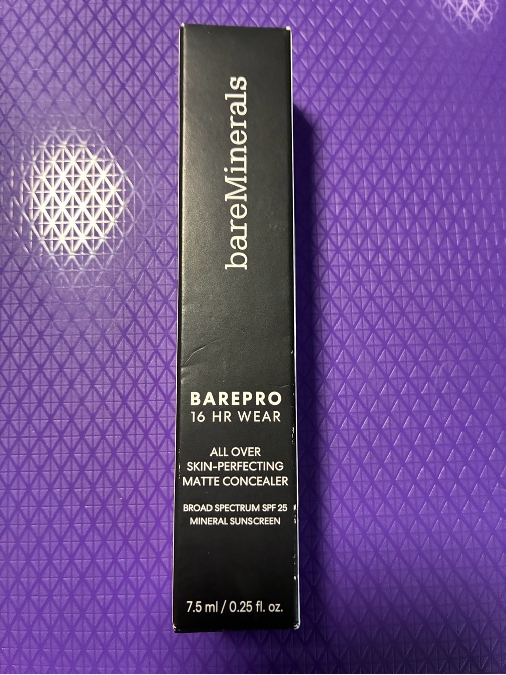 NIB! bareMinerals Matte Concealer in light Neutral 250